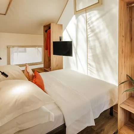 Waterman Village 4* Supetar