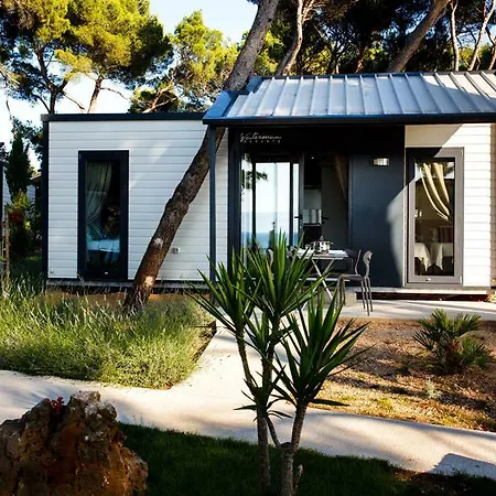 Waterman Village 4* Supetar