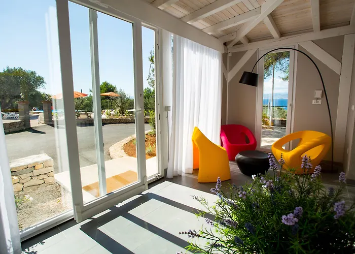 Waterman Village 4*