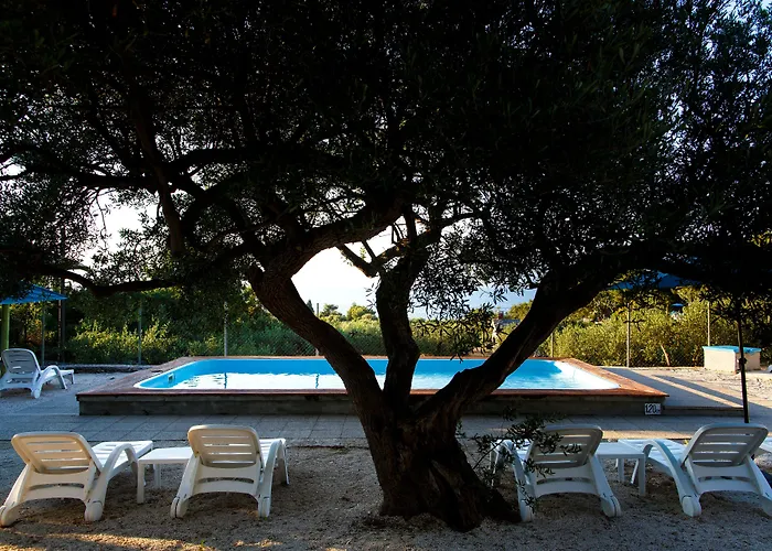 Waterman Village 4*