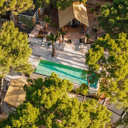 Waterman Village 4* Supetar