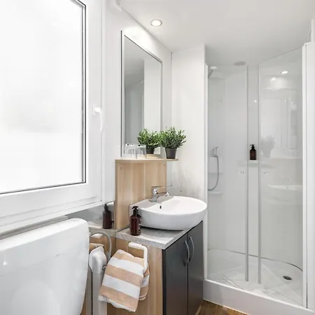Waterman Village 4*