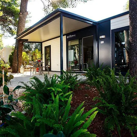 Waterman Village 4* Supetar