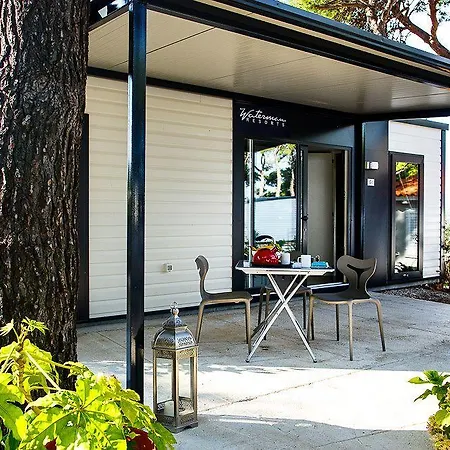 Waterman Village 4*