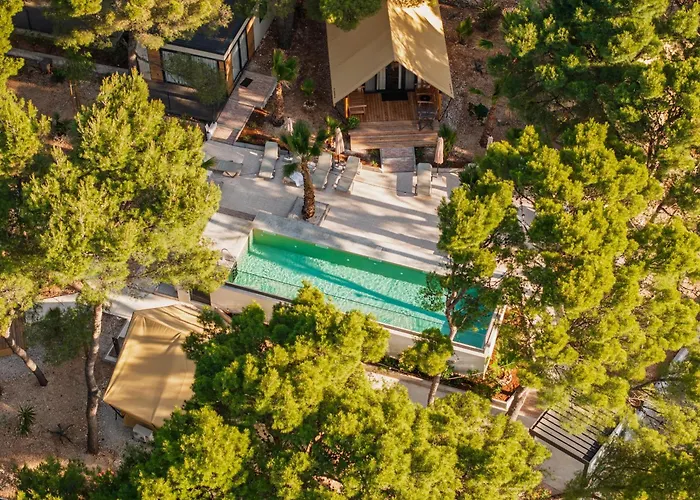 Waterman Village 4* Supetar