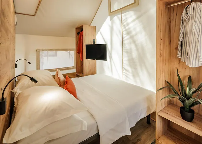 Waterman Village 4* Supetar