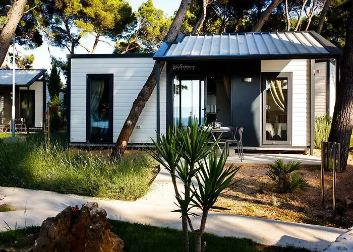 Waterman Village 4* Supetar